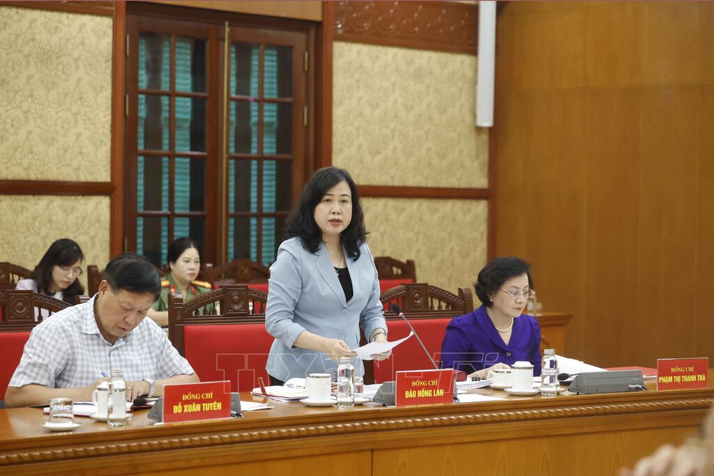 185447 vna potal tong bi thu chu tich nuoc chu tri buoi lam viec voi dang uy bo y te 8774257
